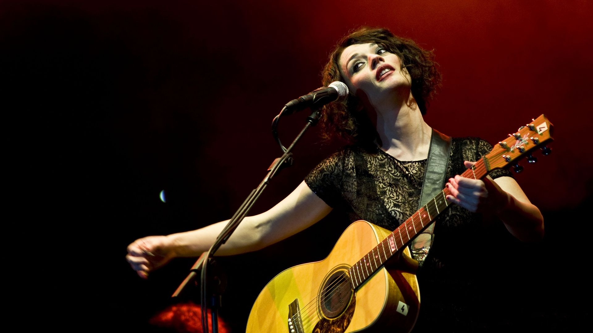 CHITARRA FINGERSTYLE: CARMEN CONSOLI – L’ULTIMO BACIO