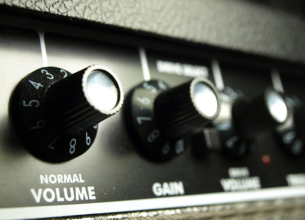 COME REGOLARE UN AMP PER CHITARRA